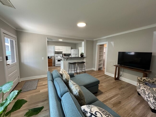 Photo - Charming 3-Bedroom Cottage in Normaltown – Prime Athens Location