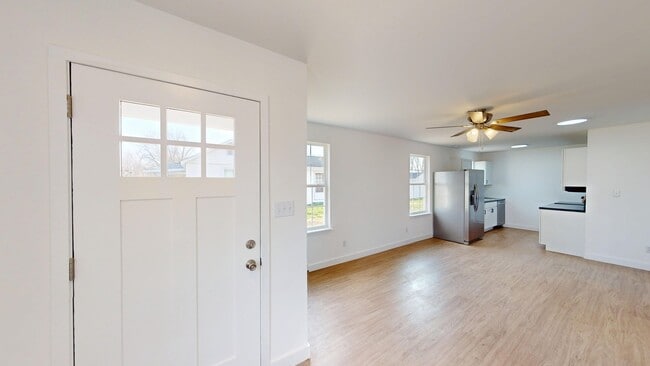 Photo - 836 Maple St