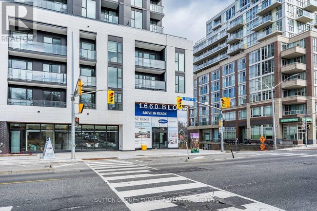 Photo - 1660 Bloor St W Unité 901