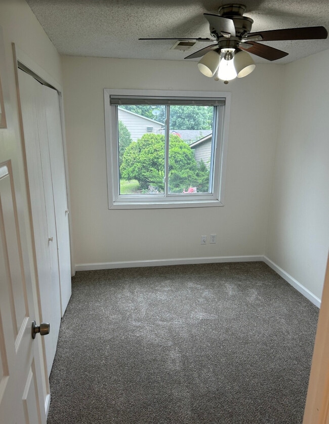 Photo - 16075 Joplin Ave