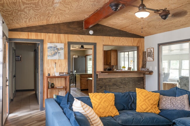 Photo - 105 21st Ave