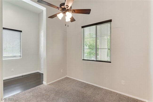 Photo - 6632 Ditmars St