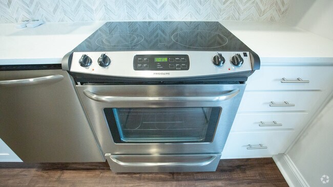 1HAB, 1BA - Weston - The Loraine