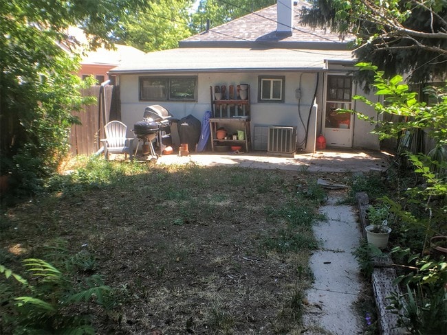 Photo - 1021 Cook St