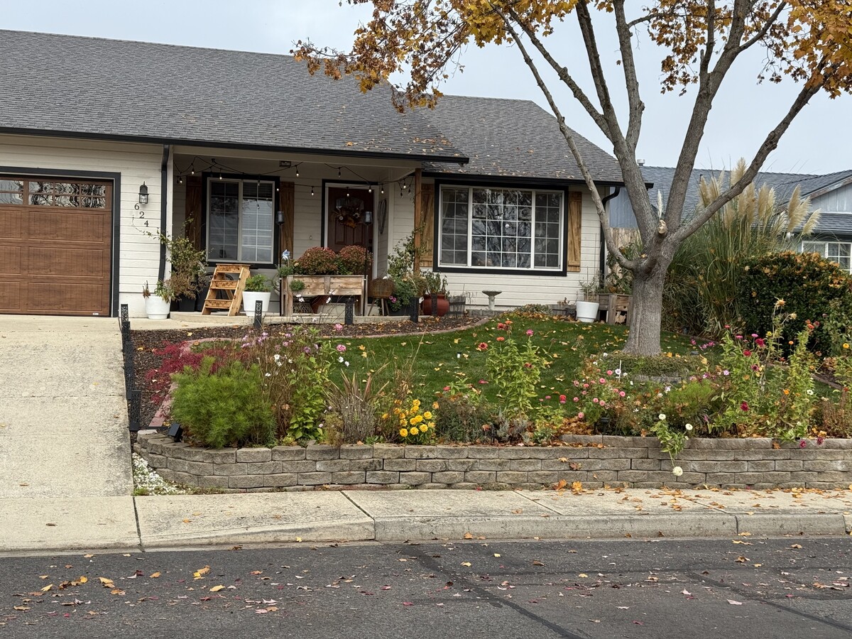 Photo - 624 Clearview Way