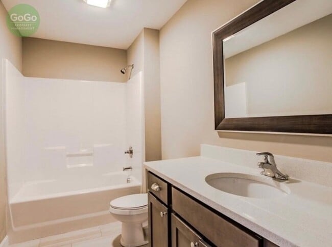 Photo - 306 W College St