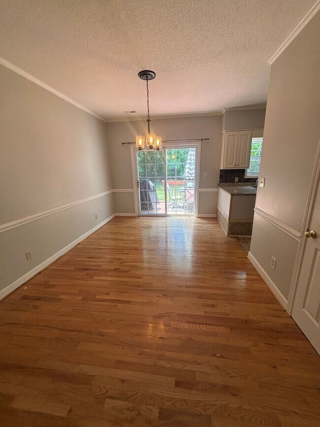 Photo - Beautifully Maintained Townhome In The Heart Of Town!