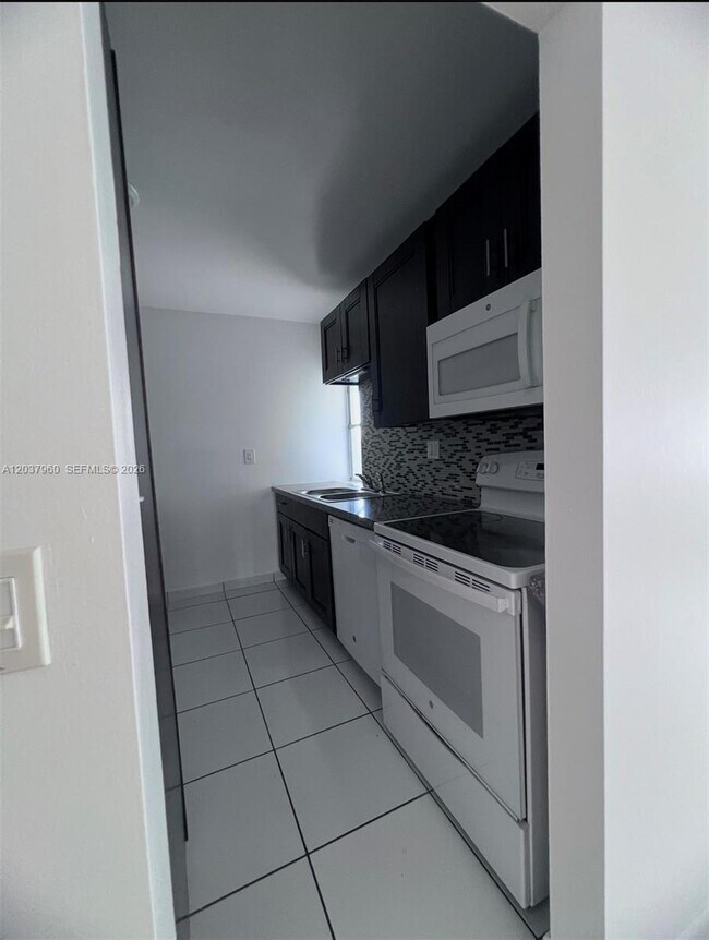 Photo - 2430 SW 81st Ave Unit 408