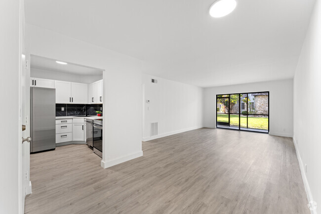 Building Photo - 3105 Oakland Shores Dr Unit J110 Rental