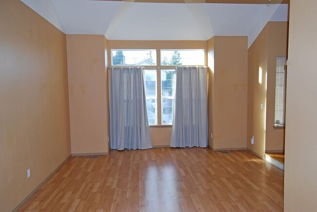 Photo - Four Bedroom Home in Kent East Hill