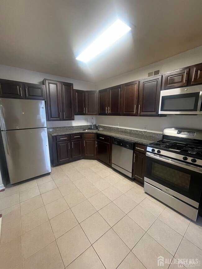 Photo - 1503 Plymouth Rd