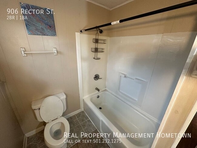 Photo - 906 Rector St