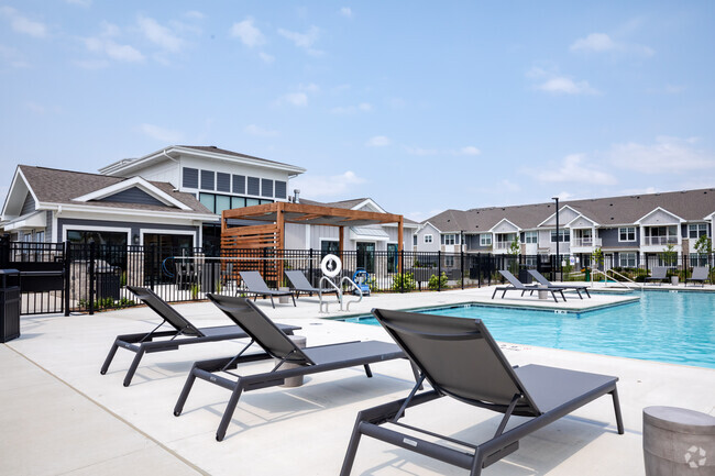 Pool - The Bluffs Apartments