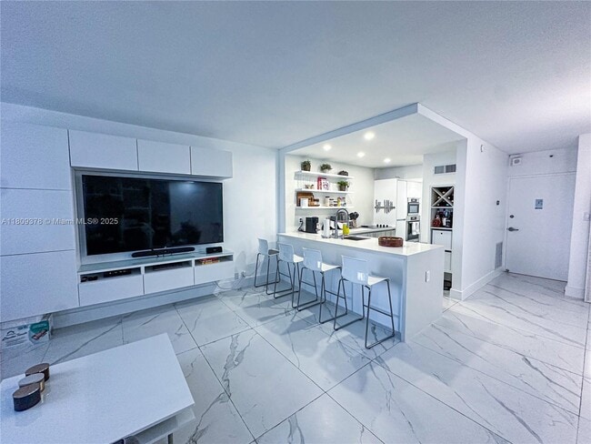 Photo - 1000 West Ave Condo Unit 404