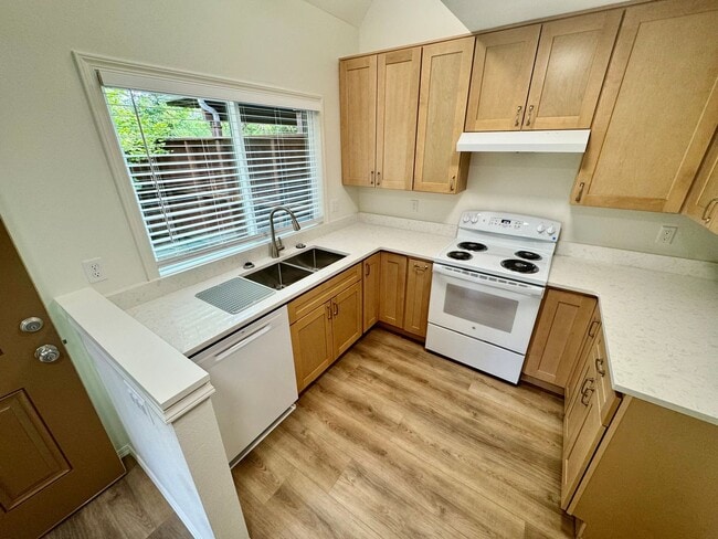 Photo - NEWLY RENOVATED Two-Story Townhouse By Ave...