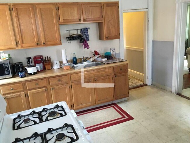 Photo - 9/1 No Fee! Spacious 4BR near Oak Sq, Brig...