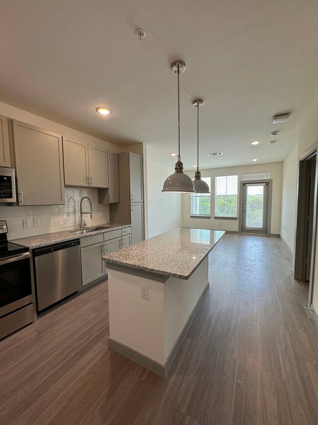 Building Photo - 12000 Christopher St Unit 5210