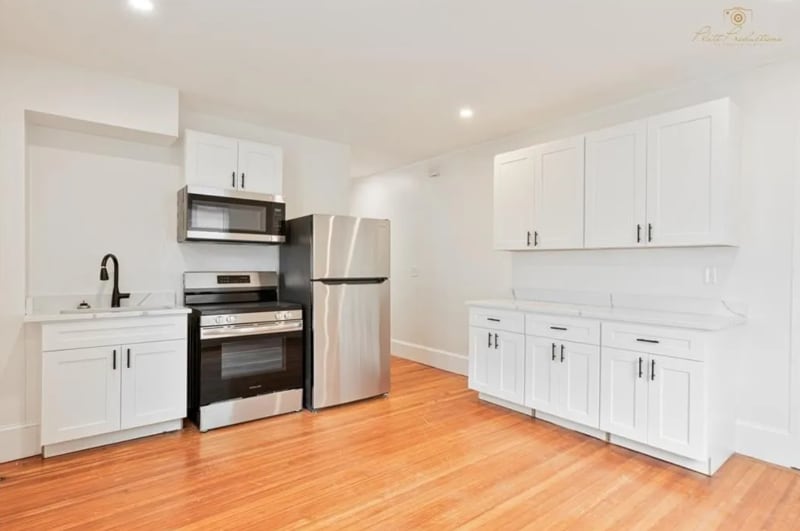 Photo - 122 Elmgrove Ave