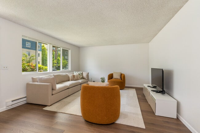 Photo - 15706 Ash Way Unidad ID1234677P