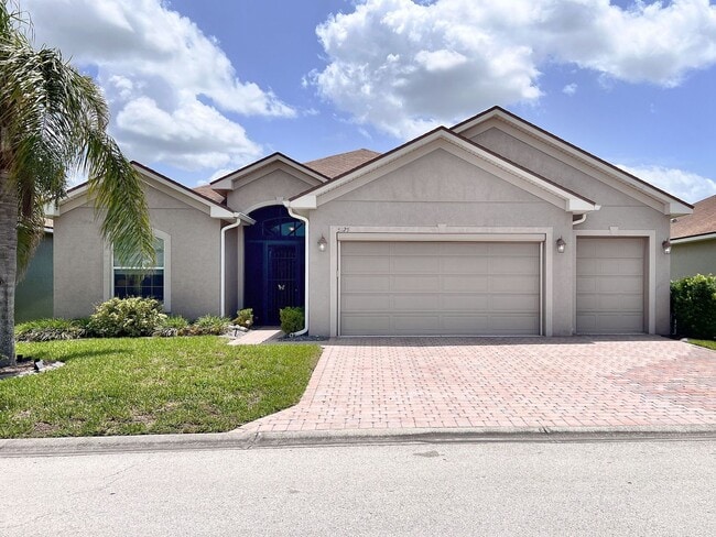 Building Photo - Three-Bedroom Furnished Home in 55+ Lake Ashton Community