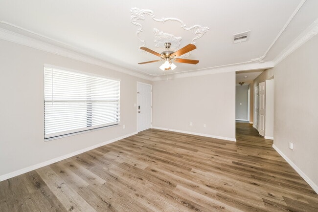 Photo - 5362 Trekell St