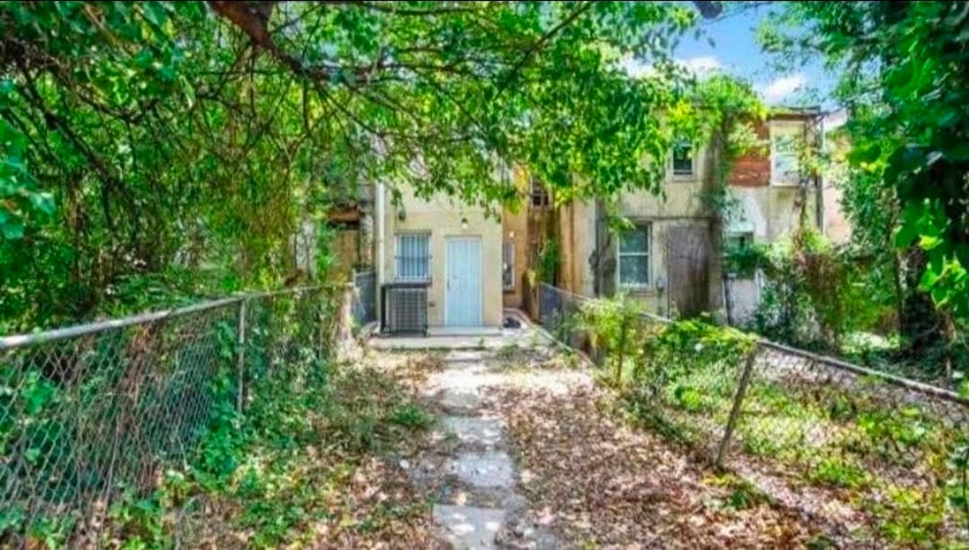 Photo - 1346 N Carey St