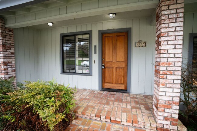 Photo - Fully Furnished House in Cutten!