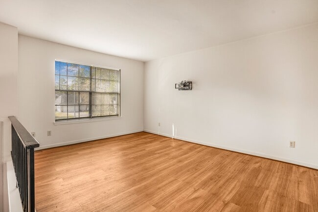 Photo - 2019 Lake Creek Dr