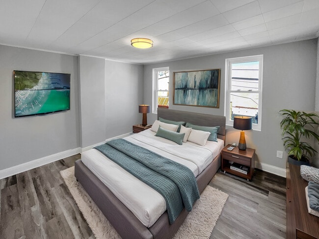 Photo - 160 McClellan St