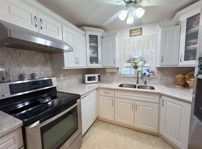 Photo - 4525 NW 3rd Ct