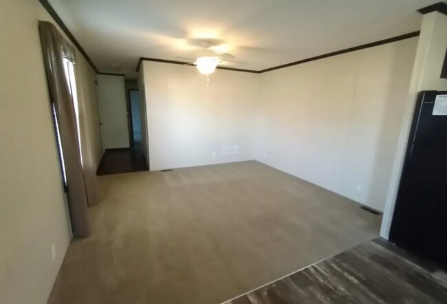 Photo - 410 Deerfield Ln