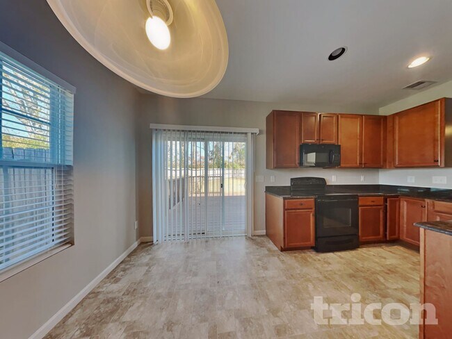 Photo - 1068 Countess Ln