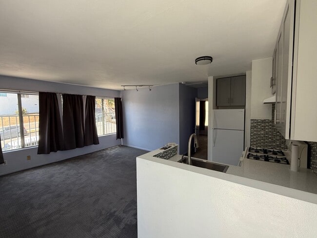 Building Photo - 616 Tularosa Dr. 4 Unit 7- Rental