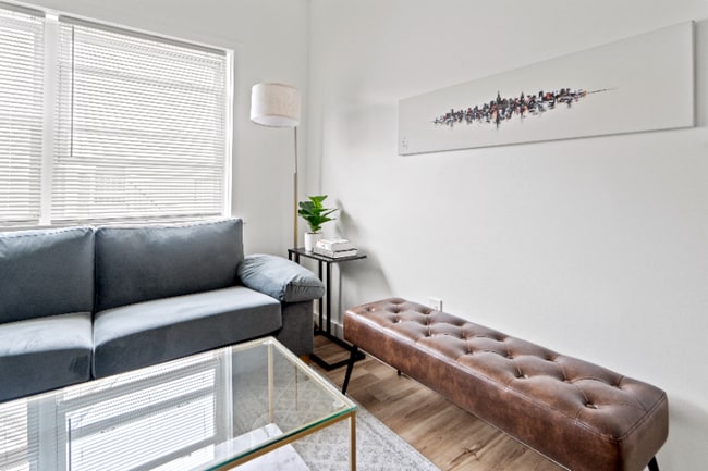 Photo - 1622 Union Turnpike