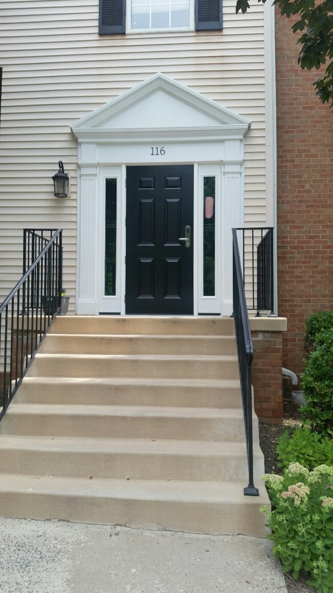 Building Photo - 116 Prosperity Ave SE