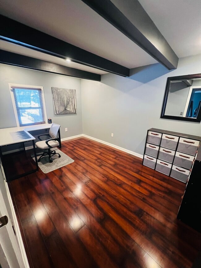 Photo - 5605 River Rd Unidad Modern Luxury with Scenic Views.