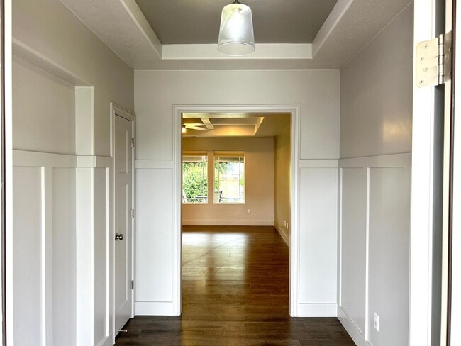 Photo - Lovely Single Family House Available!!!!