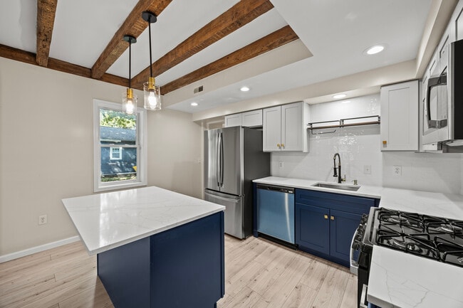 Photo - 16 School St Unit Front