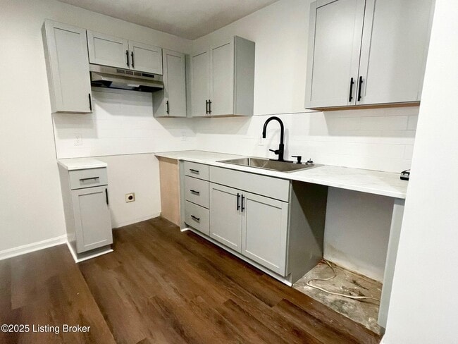 Photo - 215 E Ormsby Ave Unidad 4