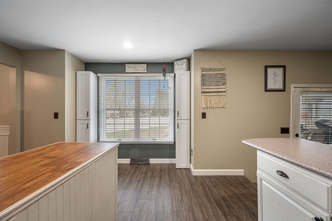 Photo - 200 Eagle Crest Dr