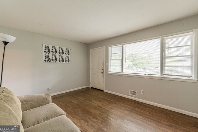 Photo - 350 Brooks Ave SW