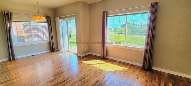 Photo - Beautiful 3 Bed 2.5 Bath Town house with ALL the amenities!