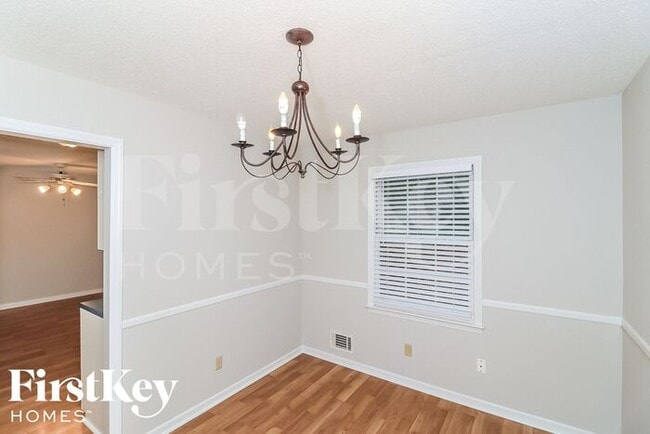 Photo - 1570 Sprayberry Dr