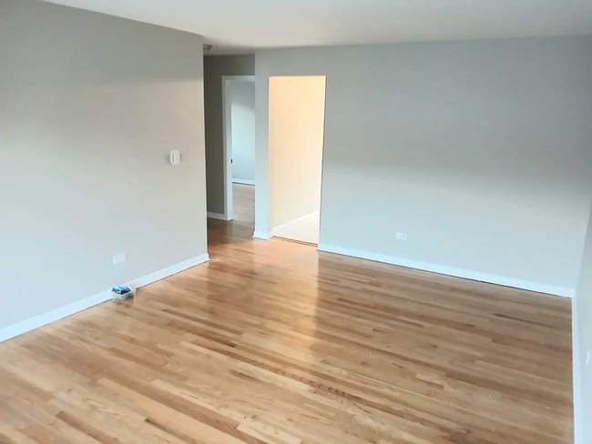 Building Photo - 4427 Prairie Ave Unit 2R