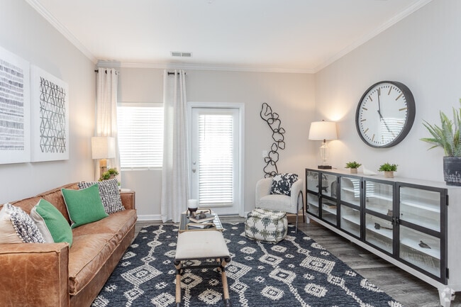 2BR, 2BA - 1075SF - Living Area