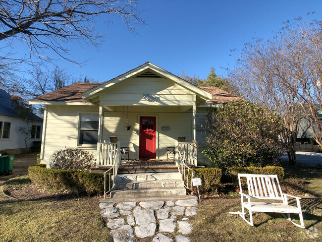 Building Photo - 2718 E 22nd St Rental