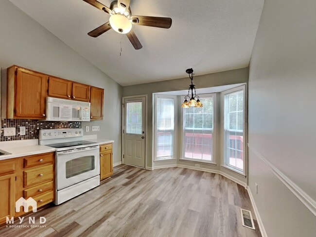 Photo - 2109 Ruddy Rd