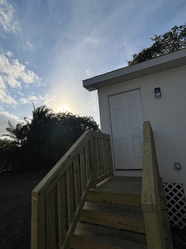 Building Photo - Allen St Unit 4