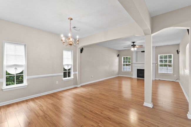 Photo - 712 Tallahassee Dr