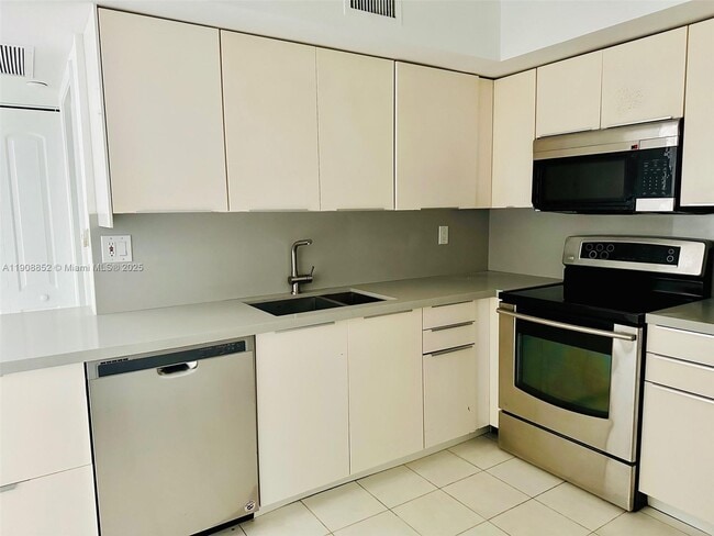 Photo - 19101 NE 36th Pl Unit 709